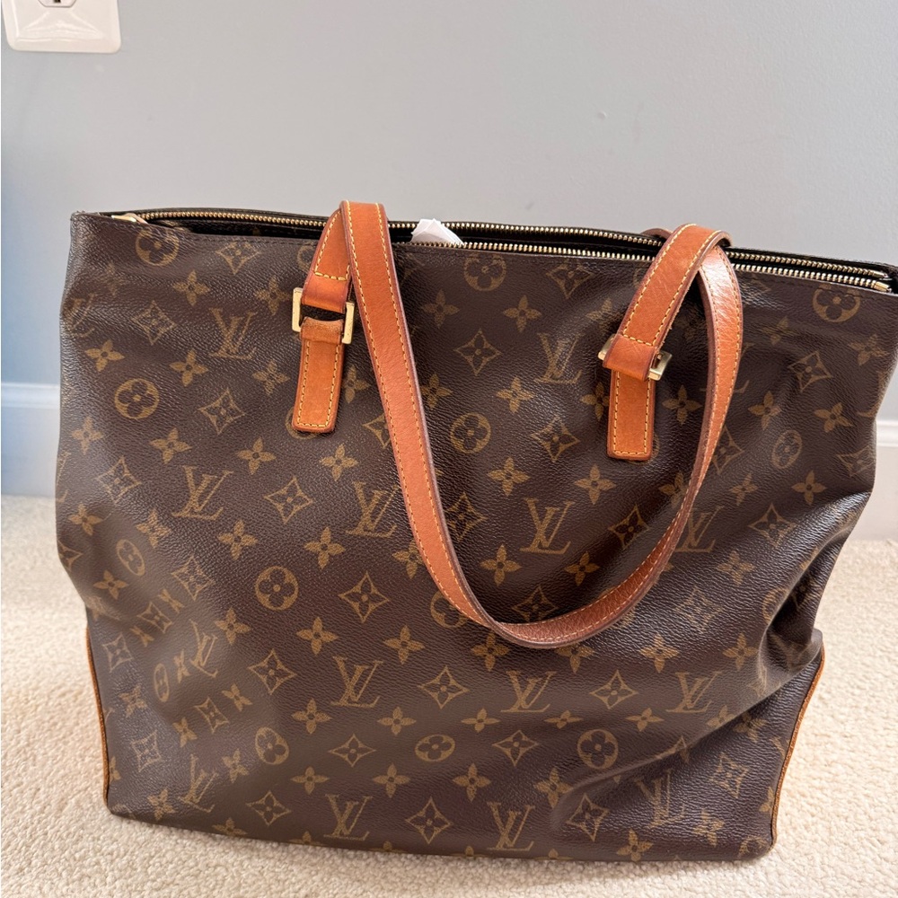 AUTH Vintage Louis Vuitton Cabas Mezzo. No longer in production.